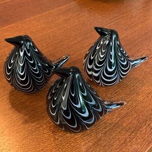 3 solid clear, black & white glass birds